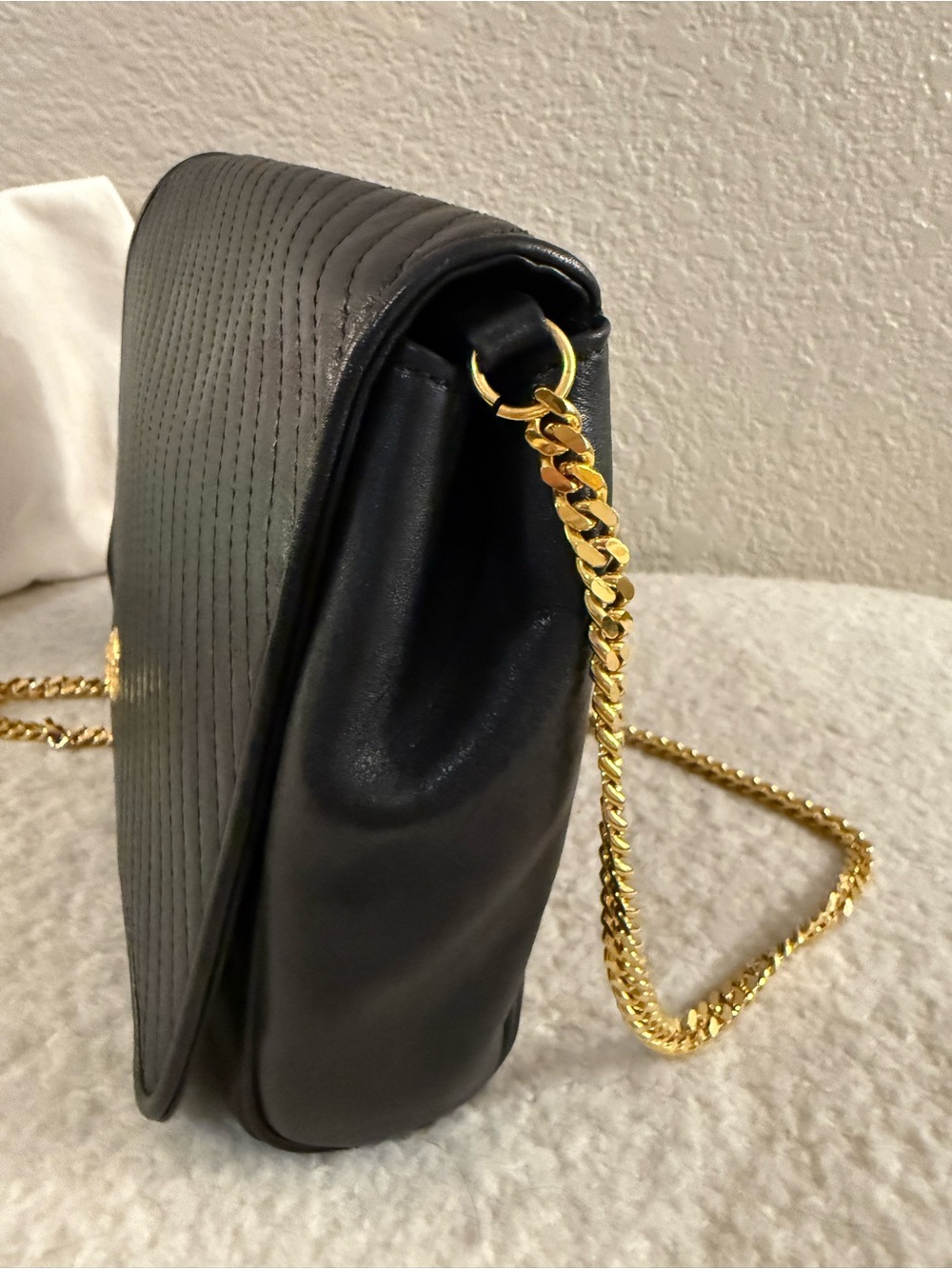 Vintage Celine Black Diagonal Quilted Leather Crossbody bag with Gold Chain - Picture 8 of 16